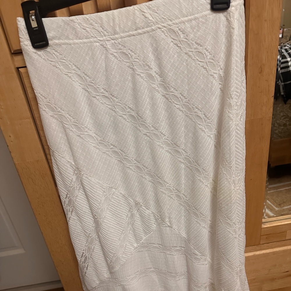 Chic Asymmetrical White Skirt